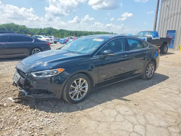 3FA6P0SU8HR183770 2017 FORD FUSION - Image 1
