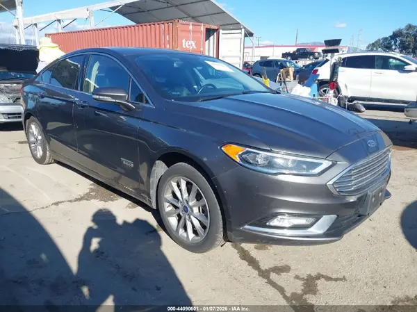 3FA6P0SU8HR350502 2017 FORD FUSION - Image 1