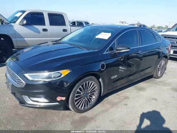 3FA6P0SU8JR204512 2018 FORD FUSION - Image 2