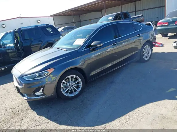 3FA6P0SU8KR103925 2019 FORD FUSION - Image 2
