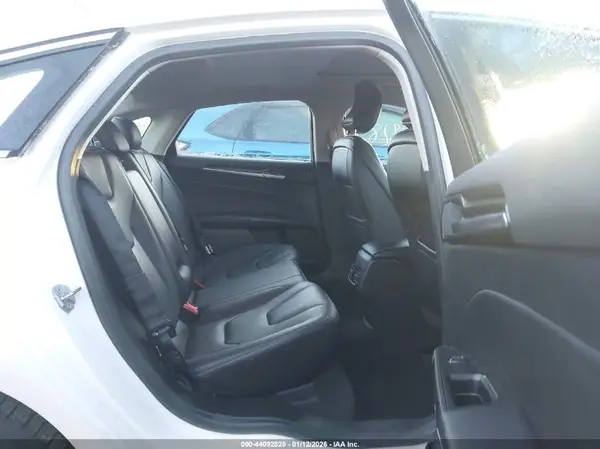 3FA6P0SU8KR192900 2019 FORD FUSION - Image 8
