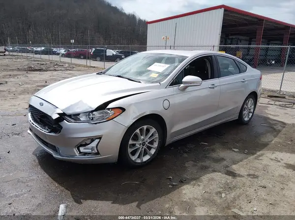 3FA6P0SU8KR195893 2019 FORD FUSION - Image 2