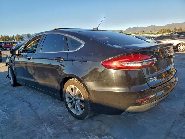 3FA6P0SU8KR216242 2019 FORD FUSION - Image 2
