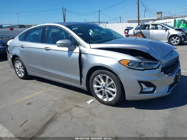 3FA6P0SU8LR112903 2020 FORD FUSION - Image 1
