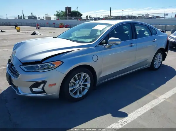 3FA6P0SU8LR112903 2020 FORD FUSION - Image 2