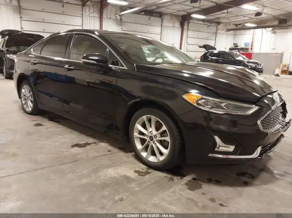 3FA6P0SU8LR119429 2020 FORD FUSION - Image 1