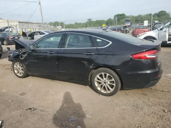 3FA6P0SU8LR181557 2020 FORD FUSION - Image 2
