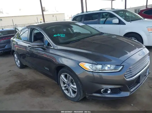 3FA6P0SU9GR134575 2016 FORD FUSION - Image 1