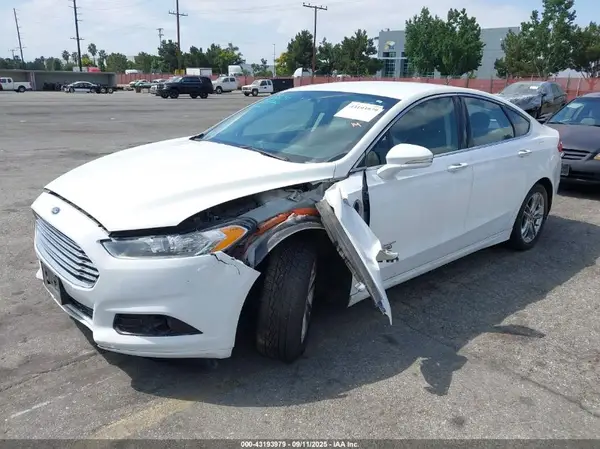 3FA6P0SU9GR235941 2016 FORD FUSION - Image 2