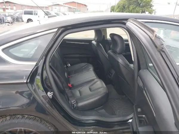 3FA6P0SU9KR111905 2019 FORD FUSION - Image 8