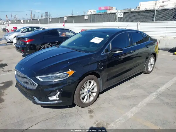 3FA6P0SUXKR114697 2019 FORD FUSION - Image 2