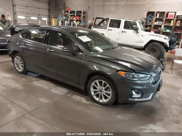 3FA6P0SUXKR143472 2019 FORD FUSION - Image 1