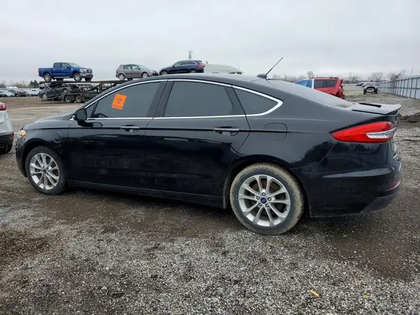 3FA6P0SUXKR211561 2019 FORD FUSION - Image 2