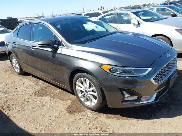 3FA6P0SUXLR113082 2020 FORD FUSION - Image 1