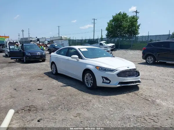 3FA6P0SUXLR159298 2020 FORD FUSION - Image 1
