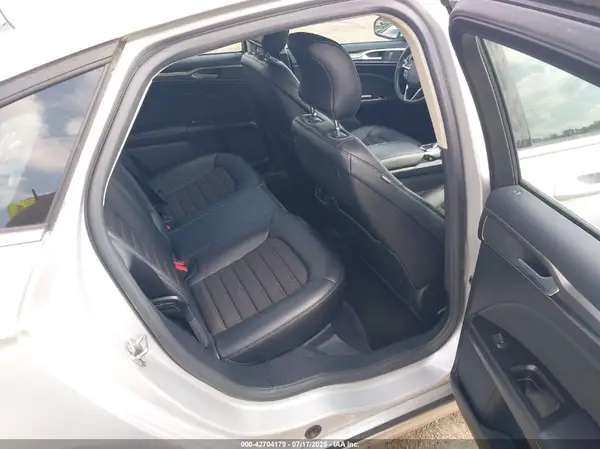 3FA6P0T90HR243521 2017 FORD FUSION - Image 8
