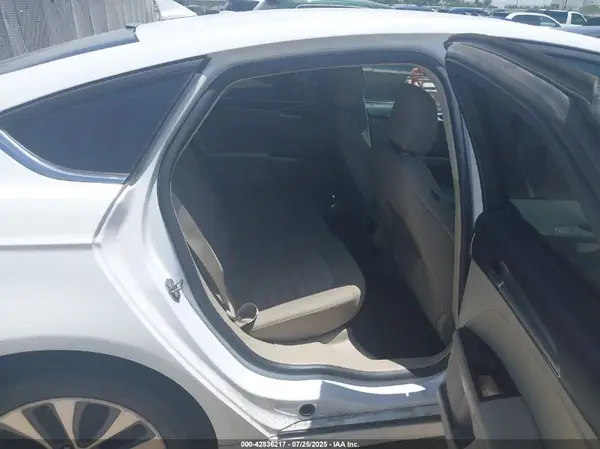 3FA6P0T90LR251112 2020 FORD FUSION - Image 8