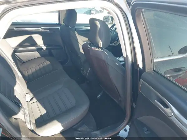 3FA6P0T91KR254082 2019 FORD FUSION - Image 8