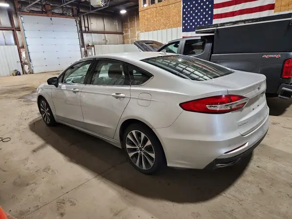 3FA6P0T91KR261131 2019 FORD FUSION - Image 2