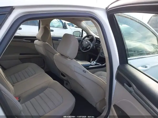 3FA6P0T91LR241205 2020 FORD FUSION - Image 8