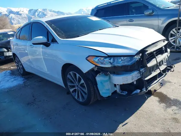 3FA6P0T92LR150816 2020 FORD FUSION - Image 1