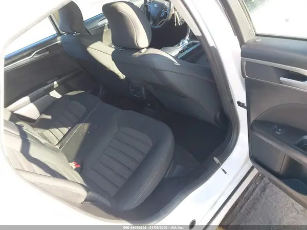 3FA6P0T93KR227983 2019 FORD FUSION - Image 8