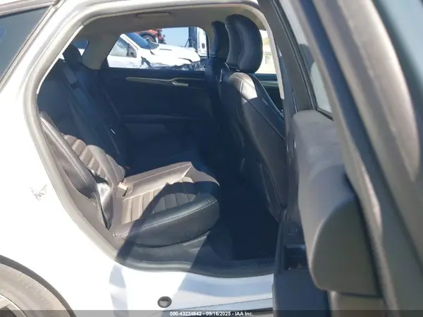 3FA6P0T94HR326207 2017 FORD FUSION - Image 8