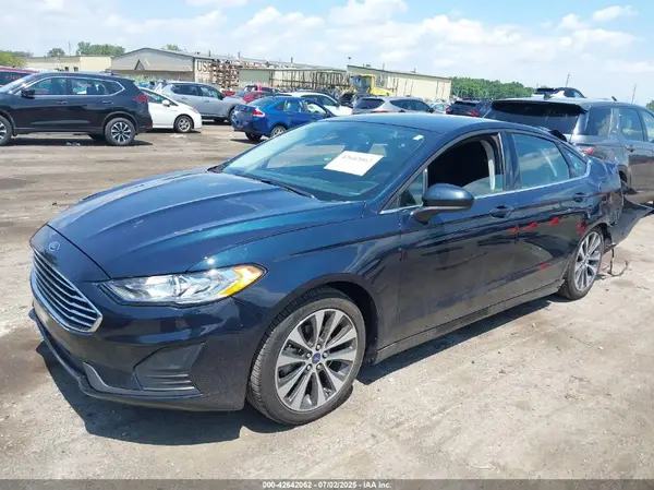 3FA6P0T94LR180609 2020 FORD FUSION - Image 2