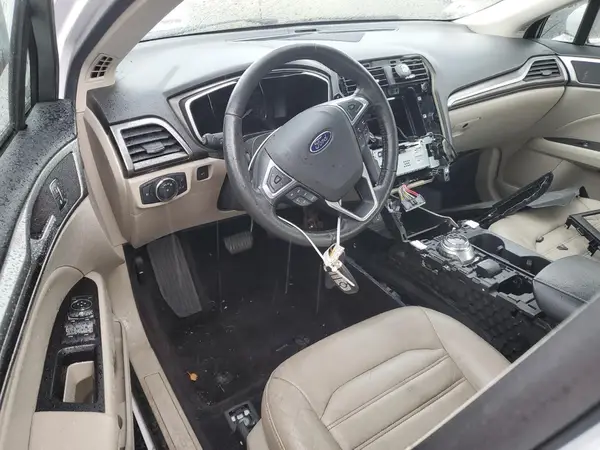 3FA6P0T95HR135976 2017 FORD FUSION - Image 8