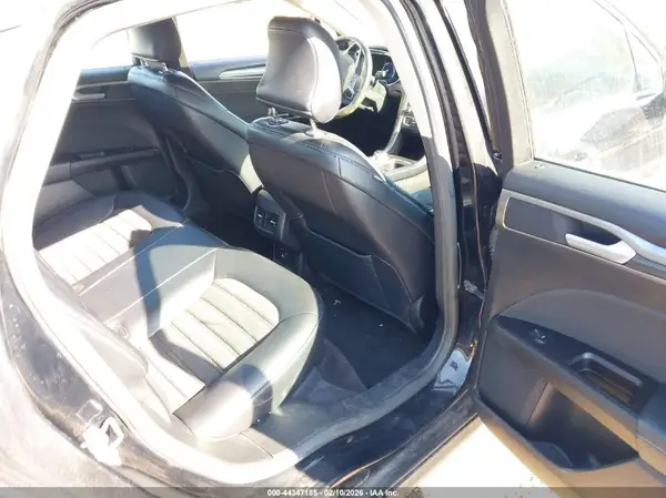 3FA6P0T95HR268947 2017 FORD FUSION - Image 8