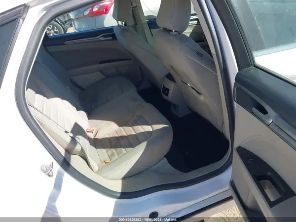 3FA6P0T97LR246165 2020 FORD FUSION - Image 8