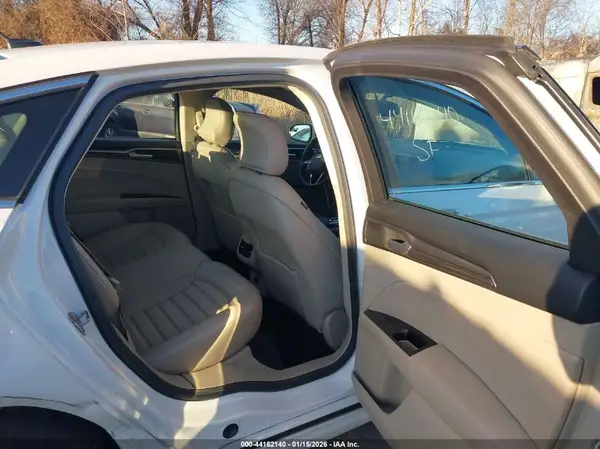 3FA6P0T98HR174366 2017 FORD FUSION - Image 8