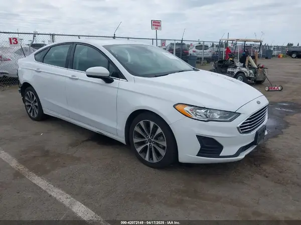 3FA6P0T99KR233898 2019 FORD FUSION - Image 1