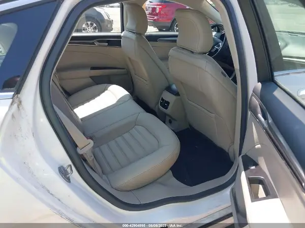3FA6P0T9XHR211093 2017 FORD FUSION - Image 8