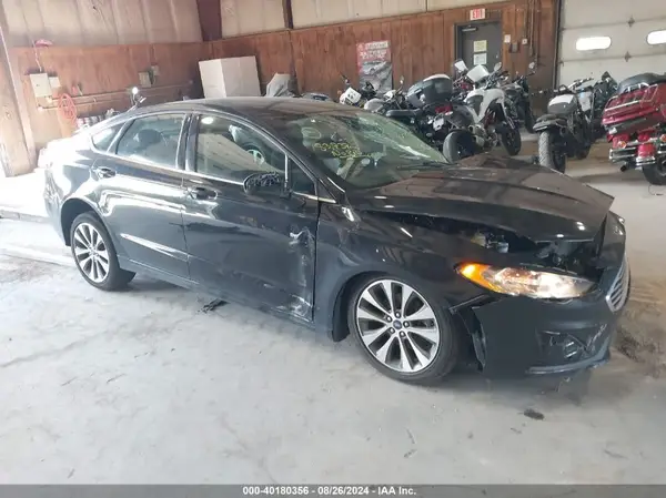 3FA6P0T9XKR156765 2019 FORD FUSION - Image 1
