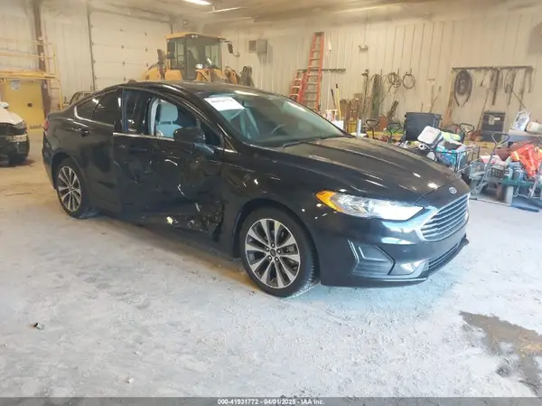 3FA6P0T9XKR259670 2019 FORD FUSION - Image 1
