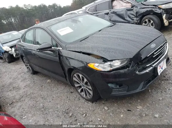 3FA6P0T9XKR269275 2019 FORD FUSION - Image 1