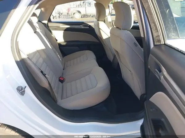 3FA6P0UU0JR100092 2018 FORD FUSION - Image 8