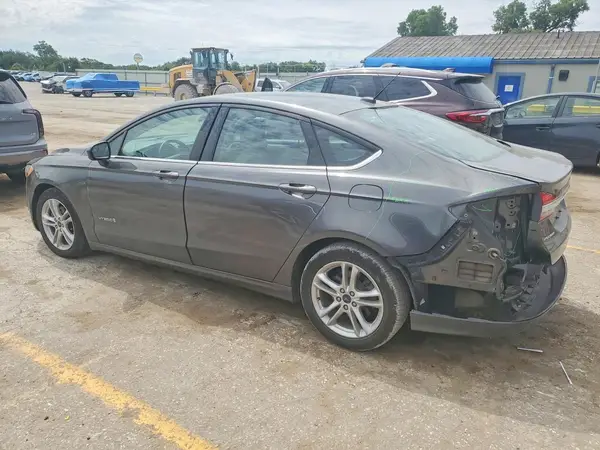 3FA6P0UU0JR100495 2018 FORD FUSION - Image 2