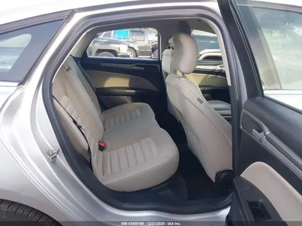 3FA6P0UU0JR100710 2018 FORD FUSION - Image 8