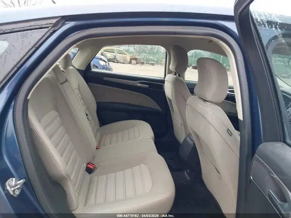 3FA6P0UU0JR148935 2018 FORD FUSION - Image 8