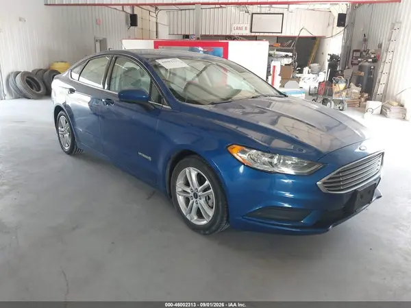 3FA6P0UU0JR235864 2018 FORD FUSION - Image 1