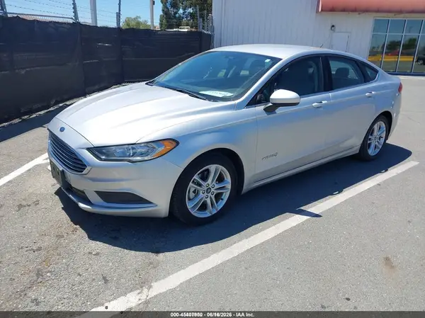 3FA6P0UU0JR243592 2018 FORD FUSION - Image 2