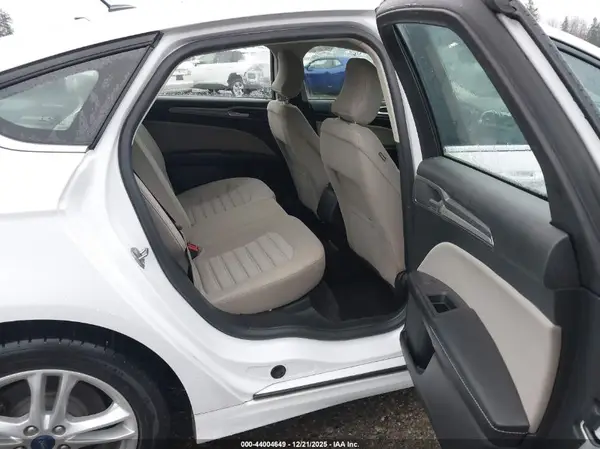 3FA6P0UU1JR100098 2018 FORD FUSION - Image 8