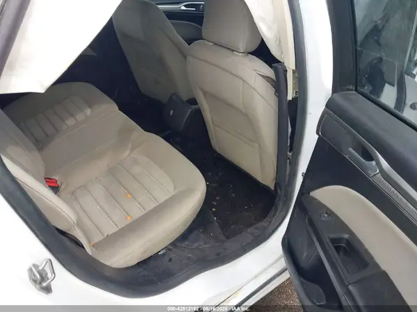 3FA6P0UU1JR100537 2018 FORD FUSION - Image 8