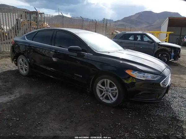 3FA6P0UU1JR100652 2018 FORD FUSION - Image 1