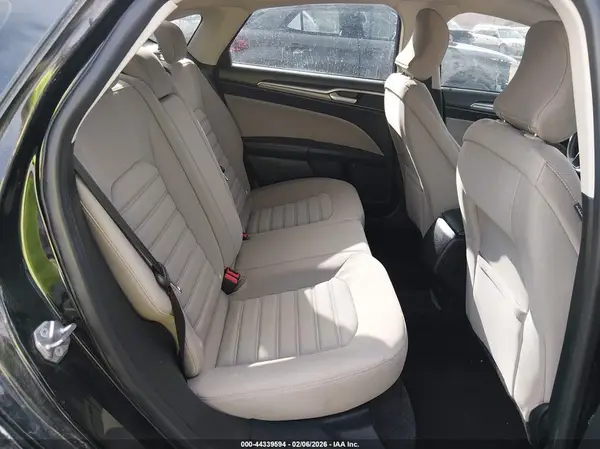 3FA6P0UU1JR100652 2018 FORD FUSION - Image 8