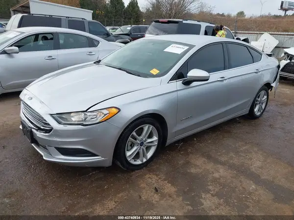 3FA6P0UU1JR101042 2018 FORD FUSION - Image 2