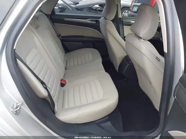 3FA6P0UU1JR101042 2018 FORD FUSION - Image 8