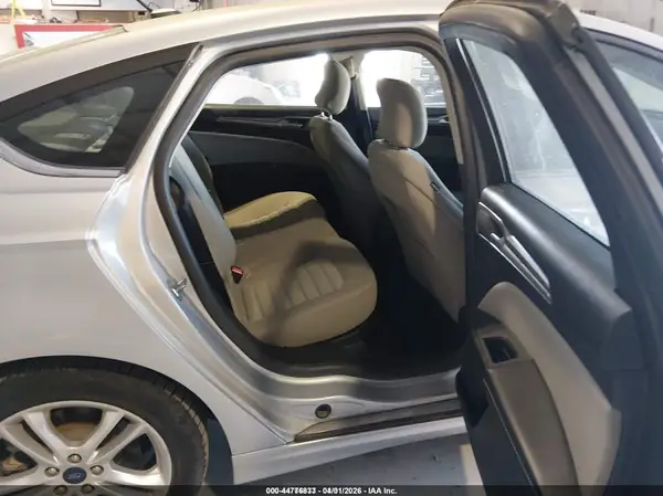 3FA6P0UU1JR122456 2018 FORD FUSION - Image 8